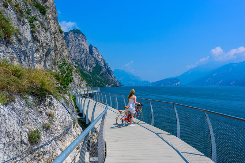 La pista ciclopedonale sul Garda